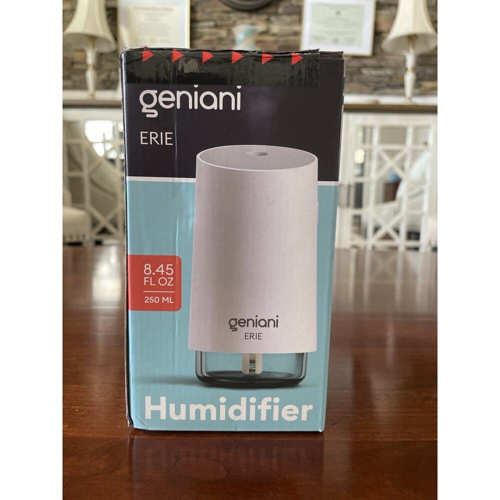 Mini Cool Mist Humidifier 8.45 ft.oz/ 250ml - White - Geniani -New
